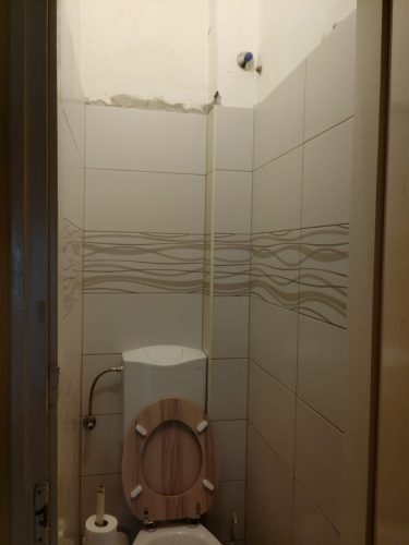 Délegyháza: WC fal- és padlóburkolás